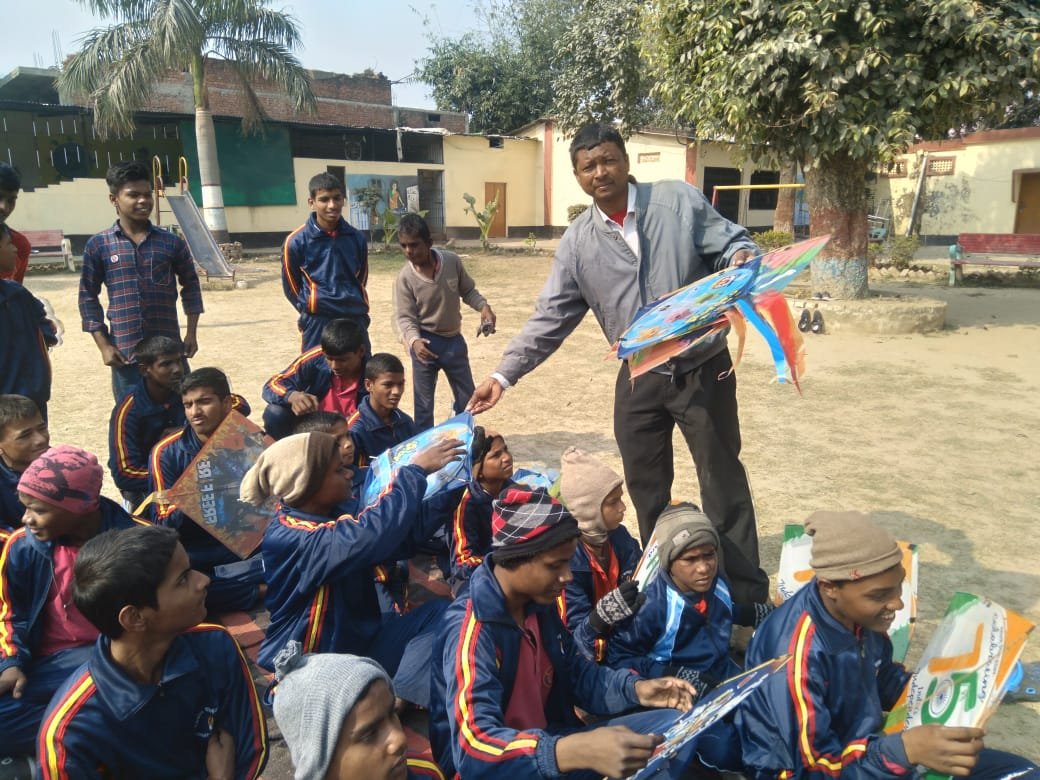 Kite distribution