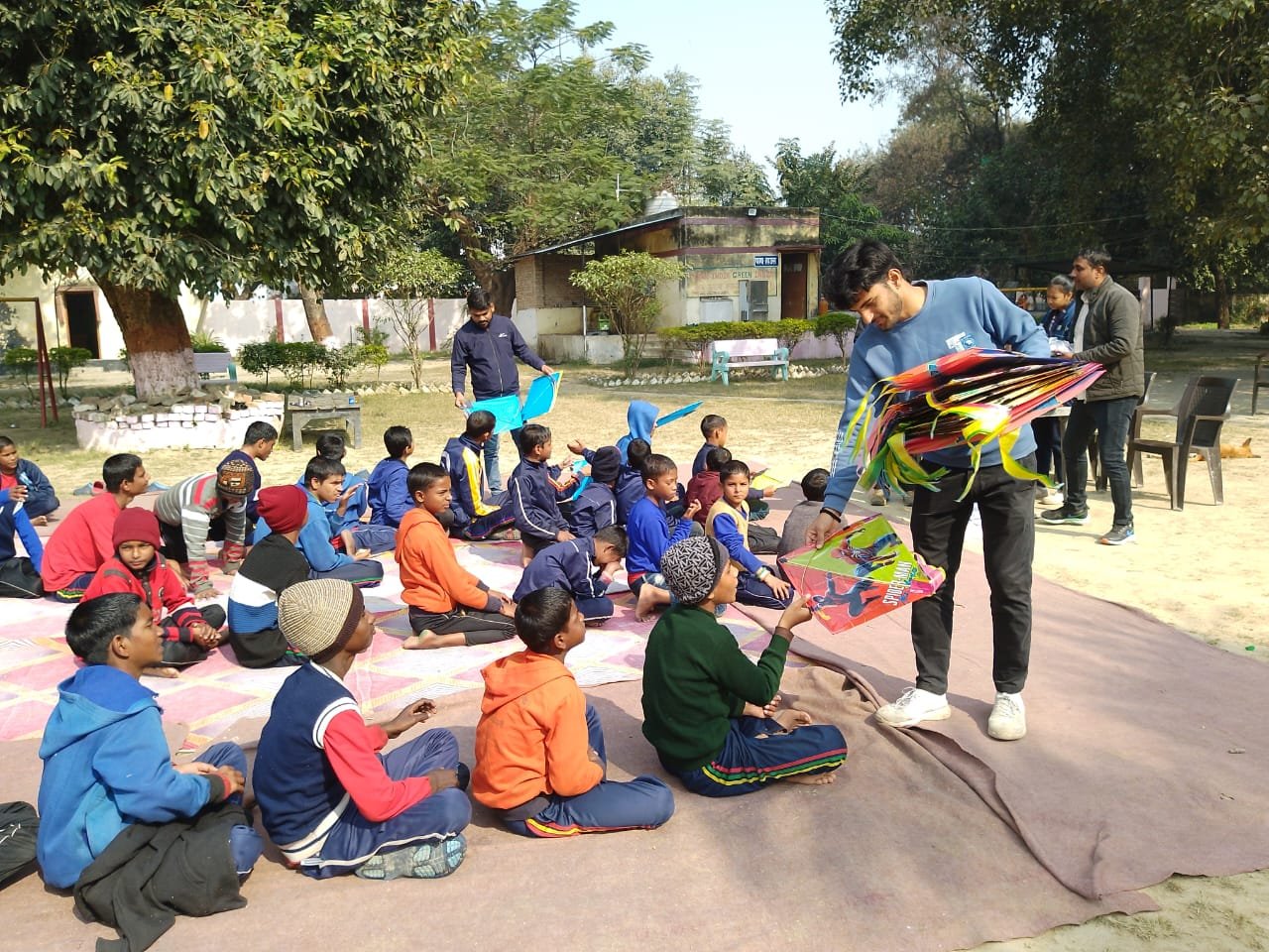 Kite distribution