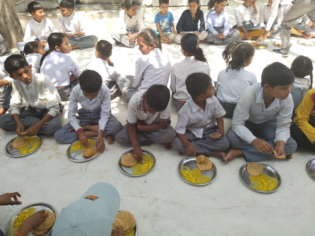 lunch start in Jeevan Siksha School
